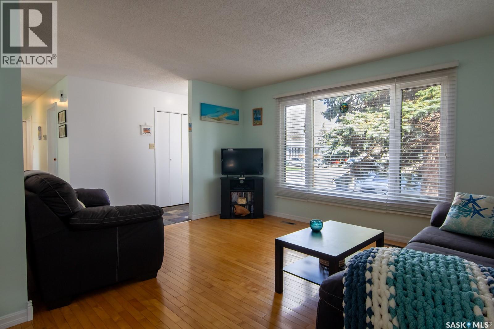 Additional image 4 of 127 Devonshire Crescent, Saskatoon, SK, S7L5V6