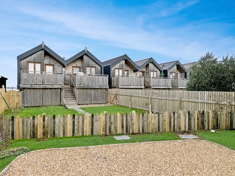 1 bed semi-detached house to rentMarsh Road, Cowes PO31