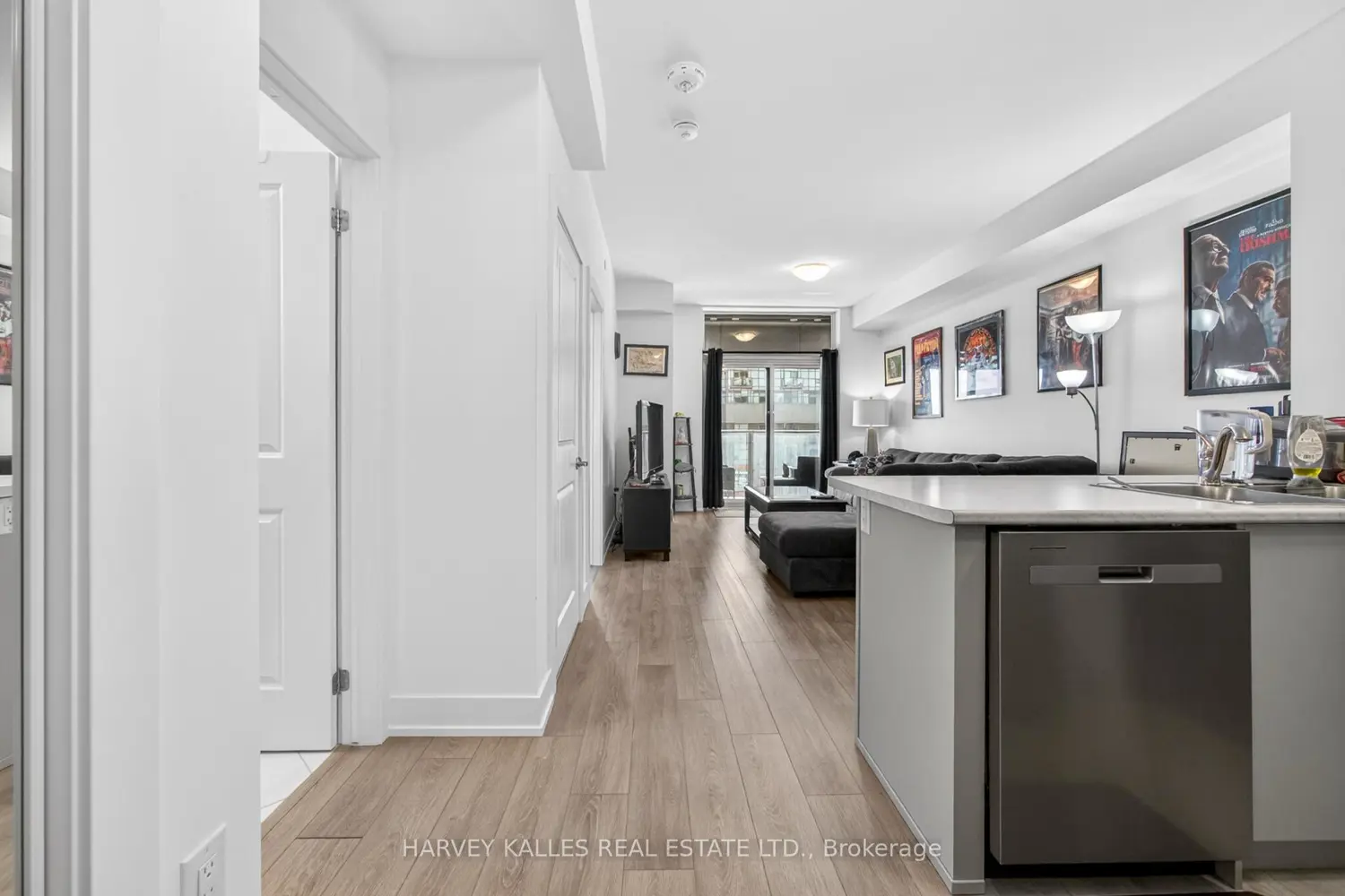 460 Dundas Street 431