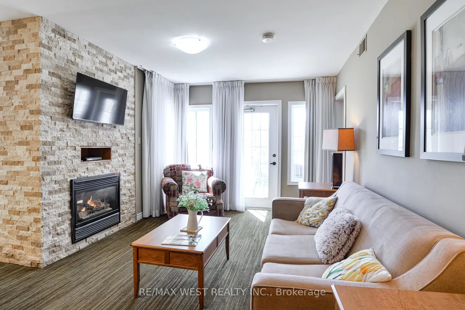 90 Highland Drive 2076-77 photo 3