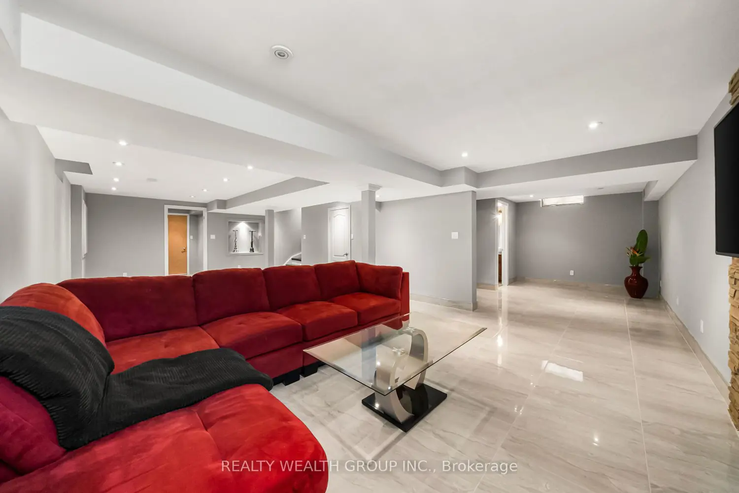 Additional image 19 of 185 Regency View Heights