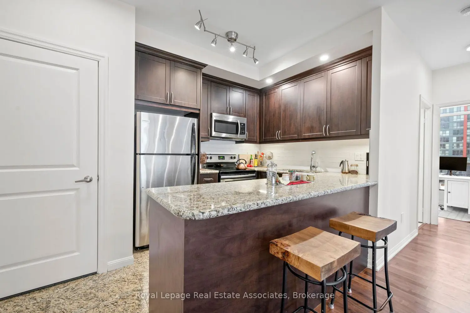Additional image 7 of 21 Grand Magazine Street 908