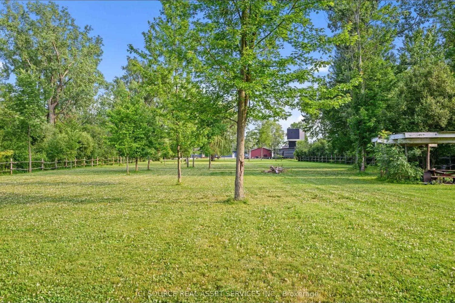 Additional image 17 of 880 Edgemere Road