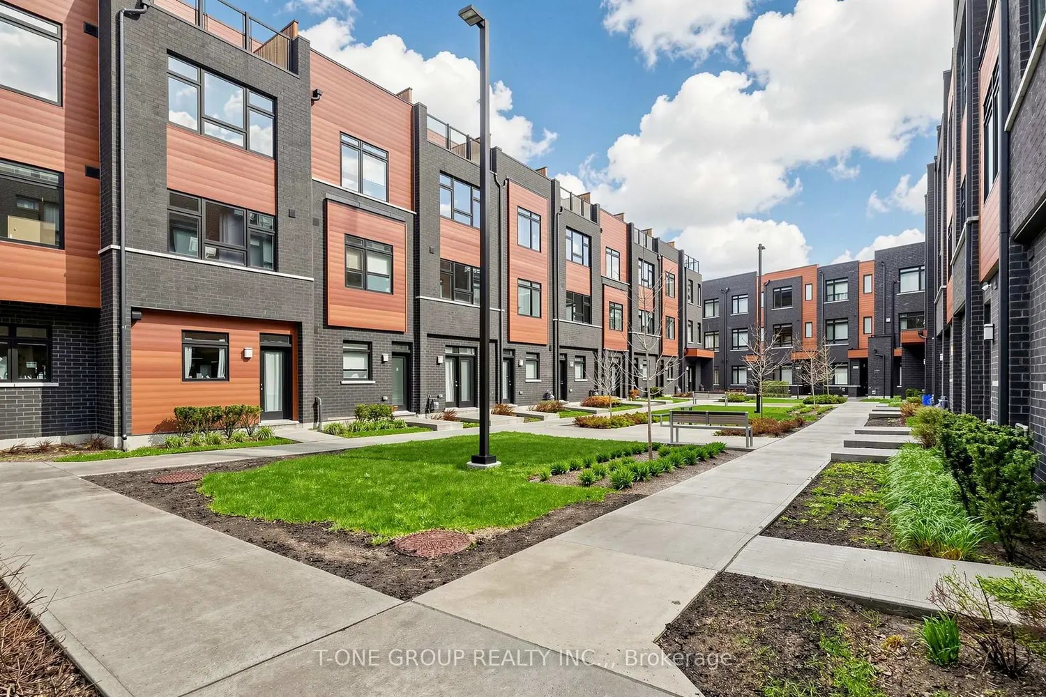 Additional image 18 of 370 Red Maple Road 106