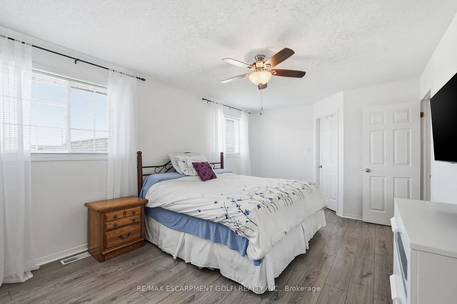 Additional image 10 of 2951 Addison Street
