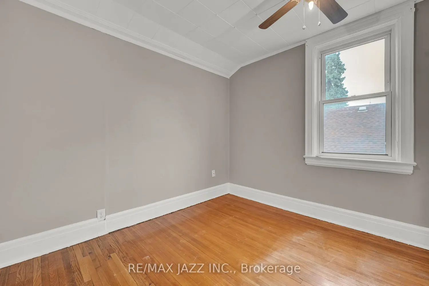 Additional image 17 of 636 Carnegie Avenue