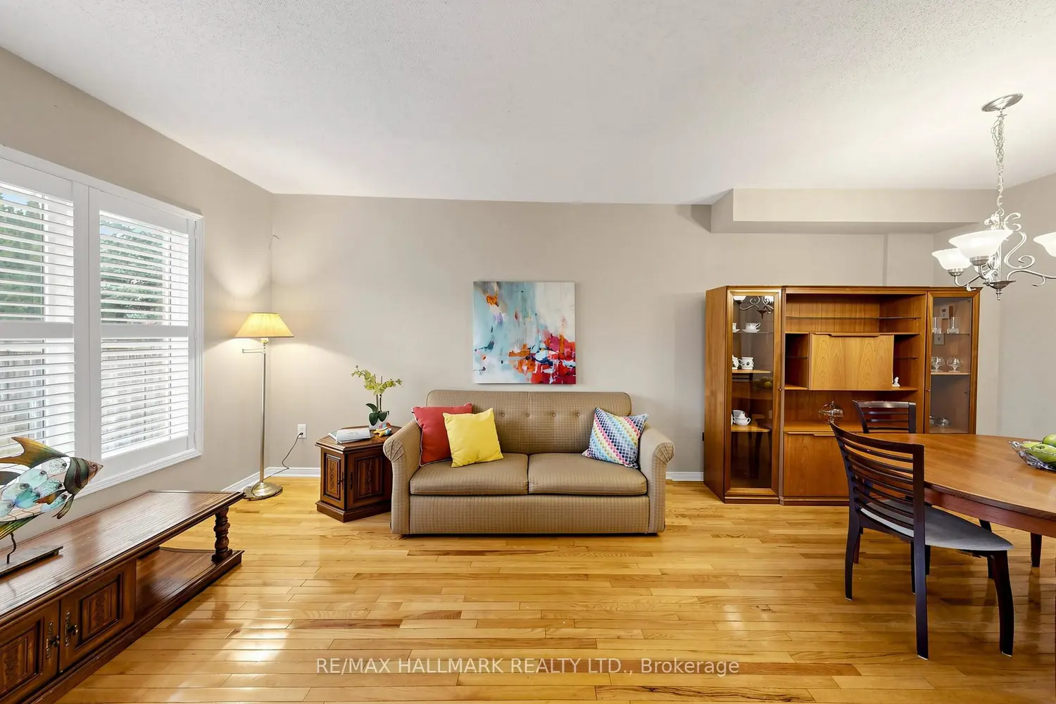 Additional image 3 of 72 Walkview Crescent