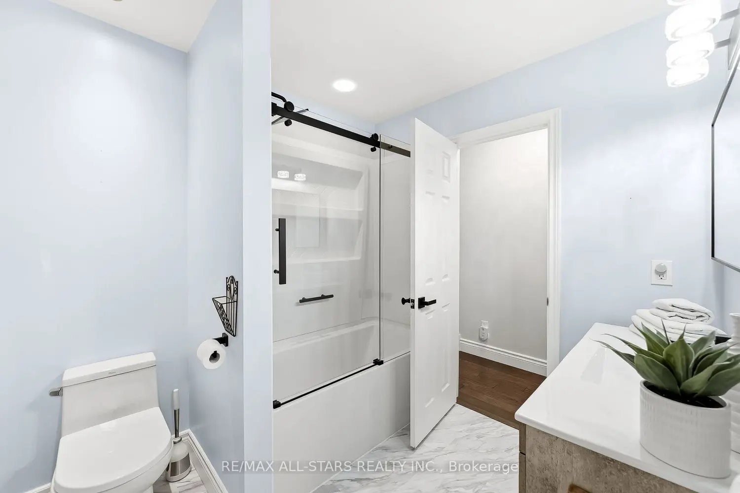 Additional image 11 of 20915 Brunon Avenue