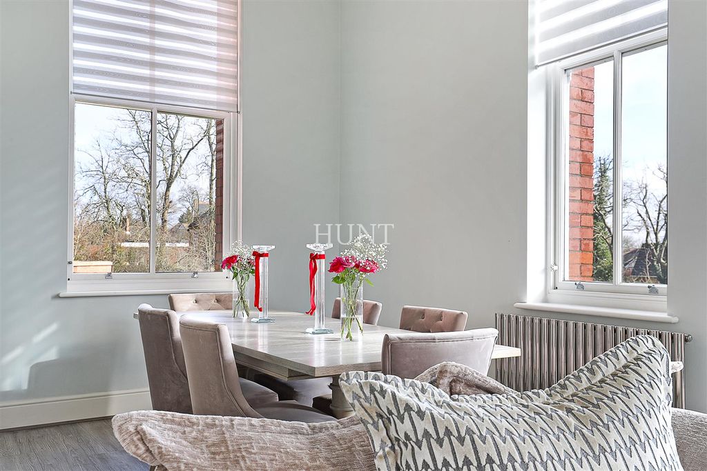 Additional image 6 of 2 bed flat to rentBrandesbury Square, Repton Park, Woodford Green, Essex IG8