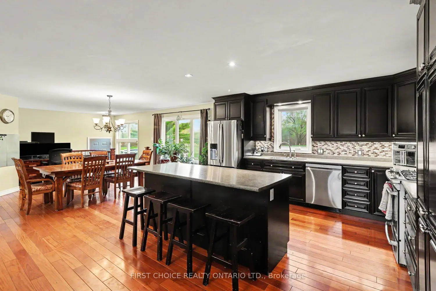 200 Hughson Place photo 3