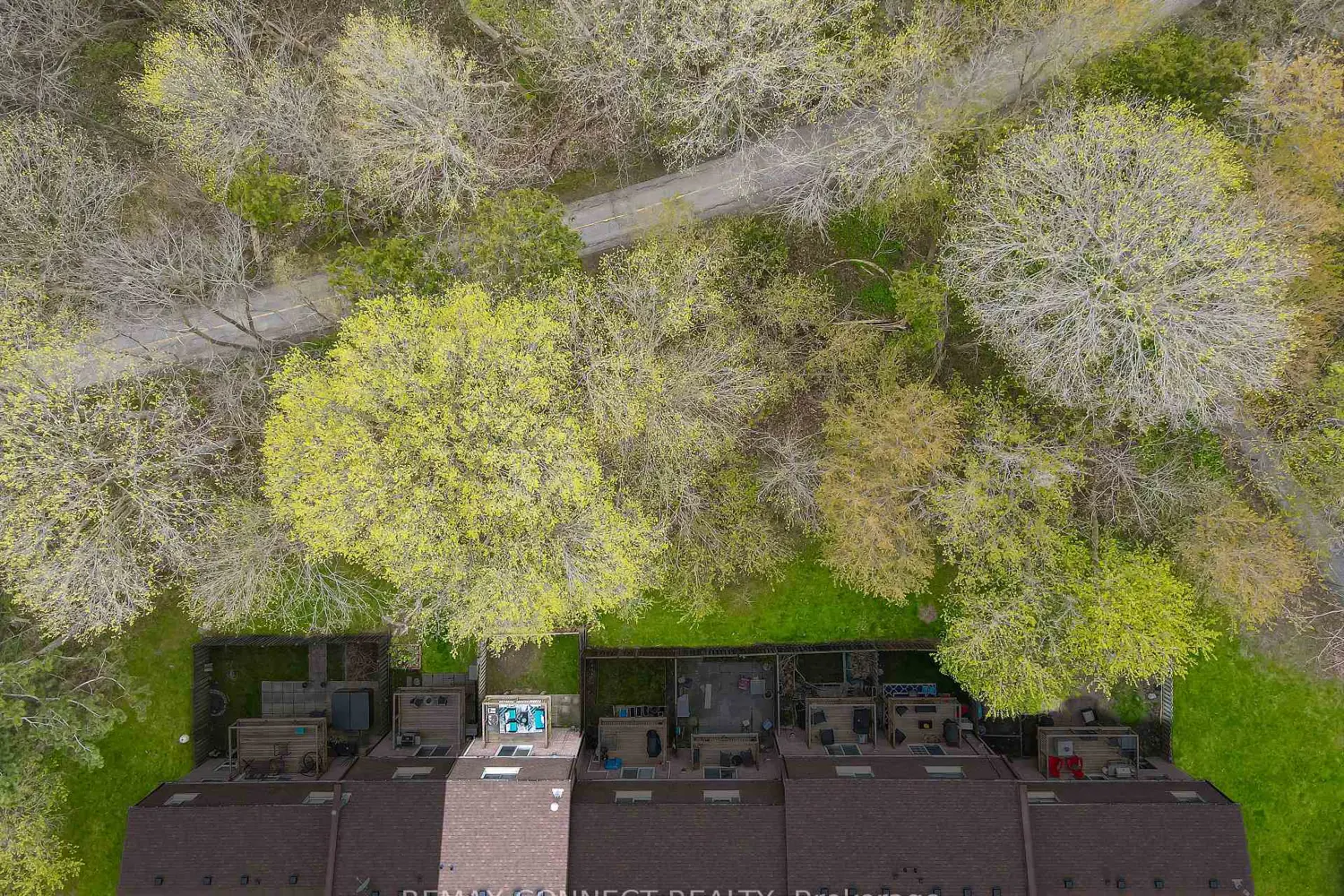 Additional image 19 of 350 Camelot Court 37
