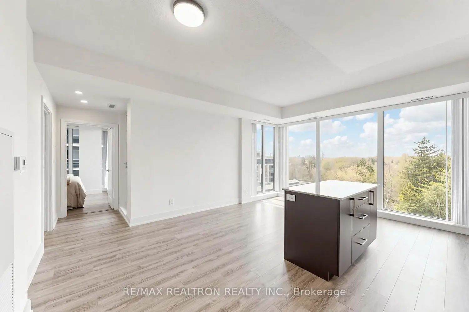 Additional image 10 of 9608 Yonge Street 606