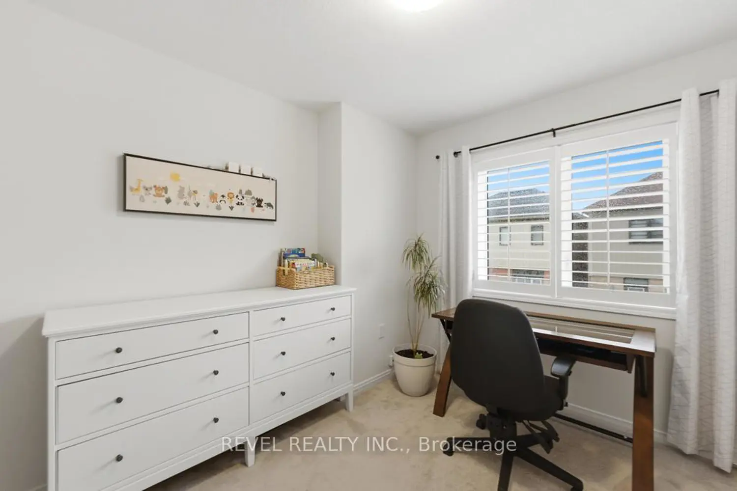 35 Arnold Marshall Boulevard photo 5