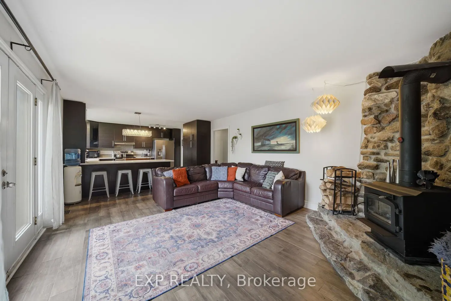 6892 Boundary Road photo 4
