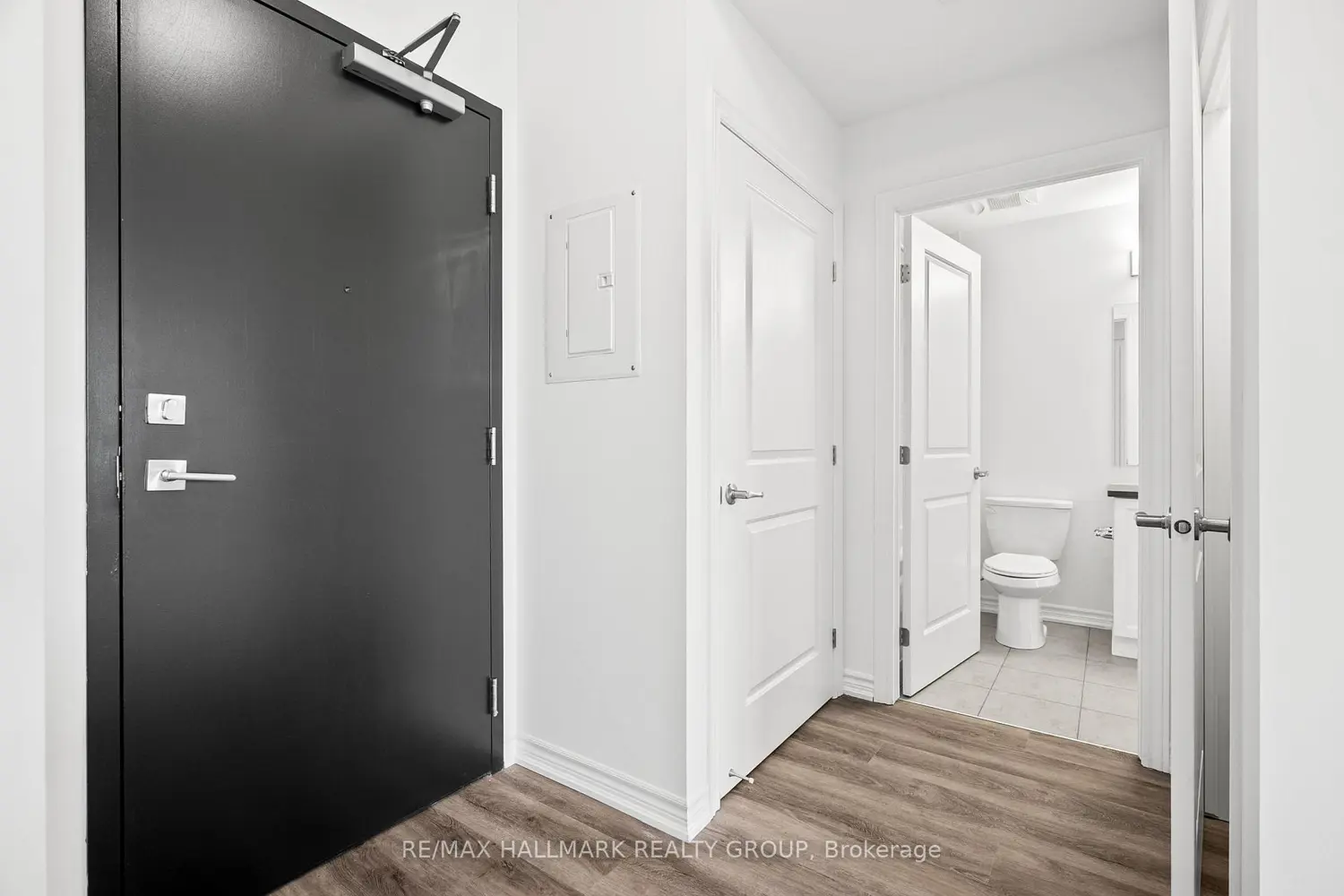 1350 Hemlock Road 218 photo 4