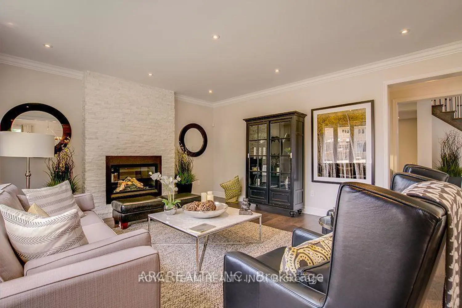 18 Moreau Way photo 3
