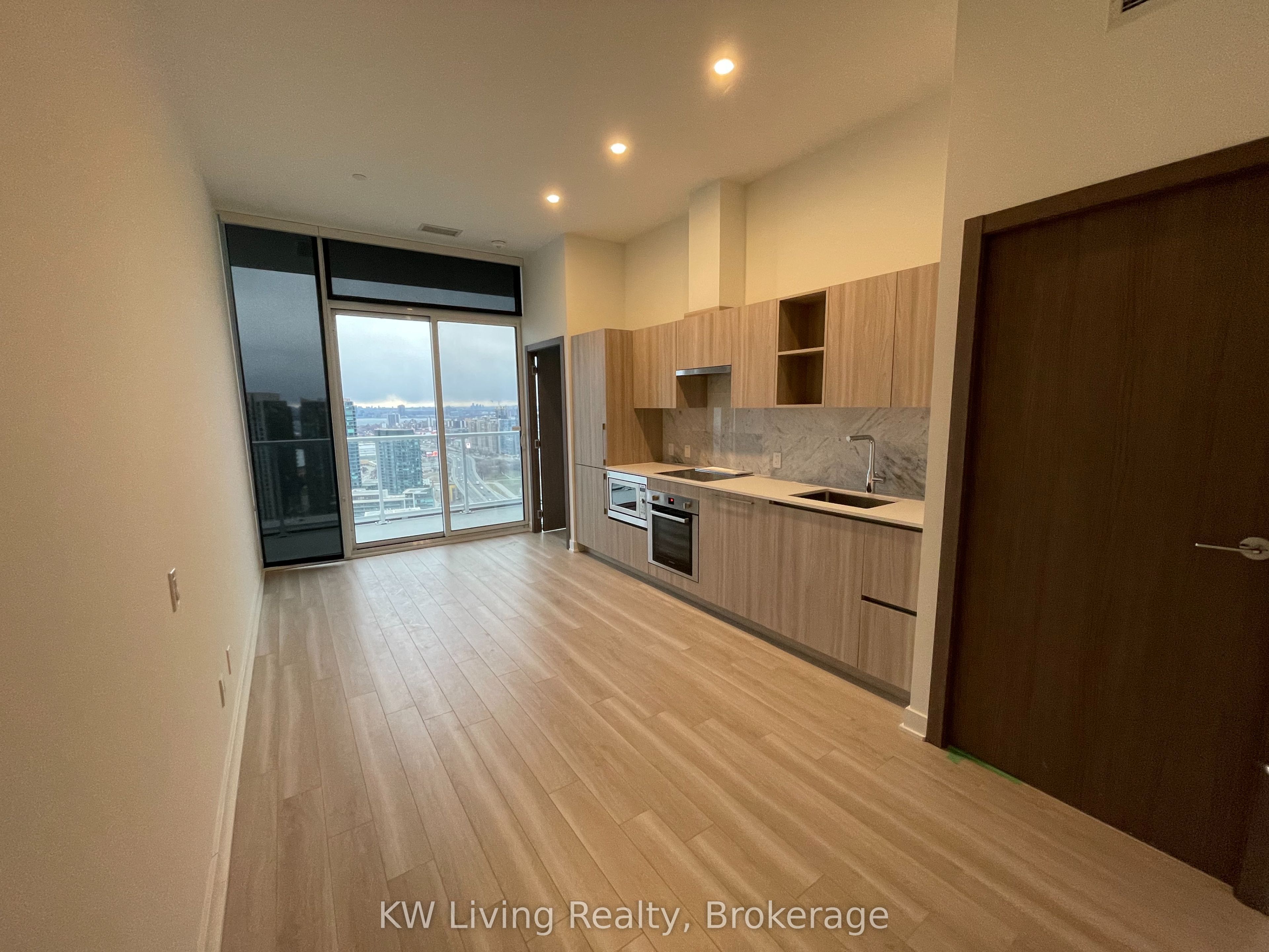 Additional image 2 of 4202-19 Bathurst Street, Toronto, ON, M5V 0N2