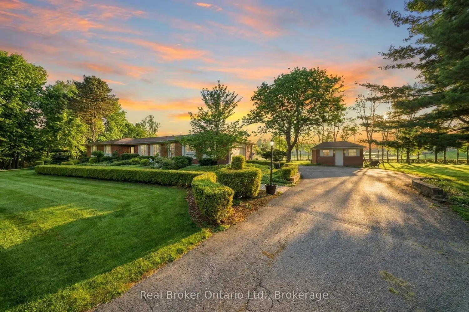 3 Meadowbrook Court photo 3