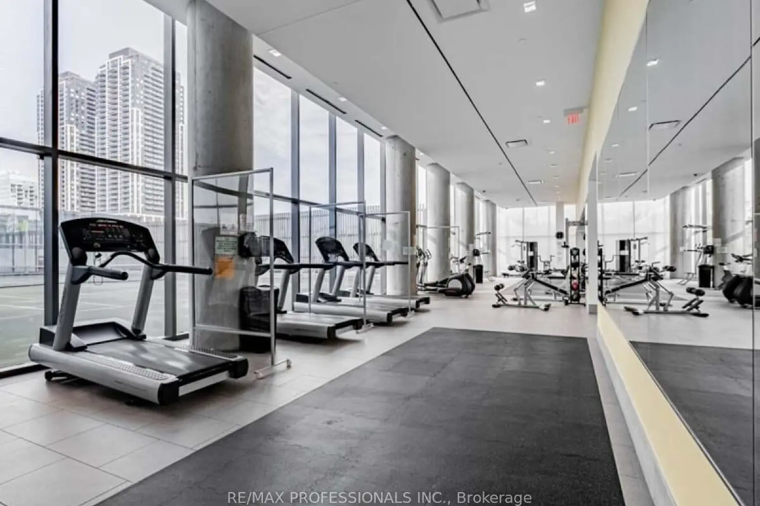 Additional image 18 of 105 The Queensway 2113
