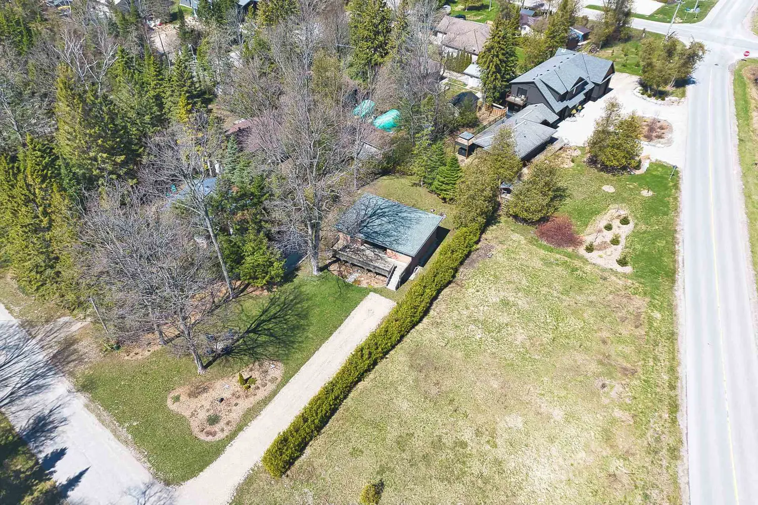 122 Hemlock Street photo 3