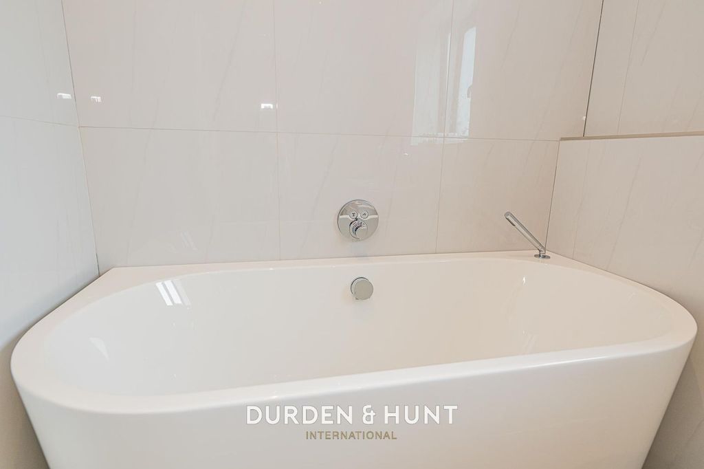Additional image 12 of 4 bed detached house to rentMott Street, Loughton IG10