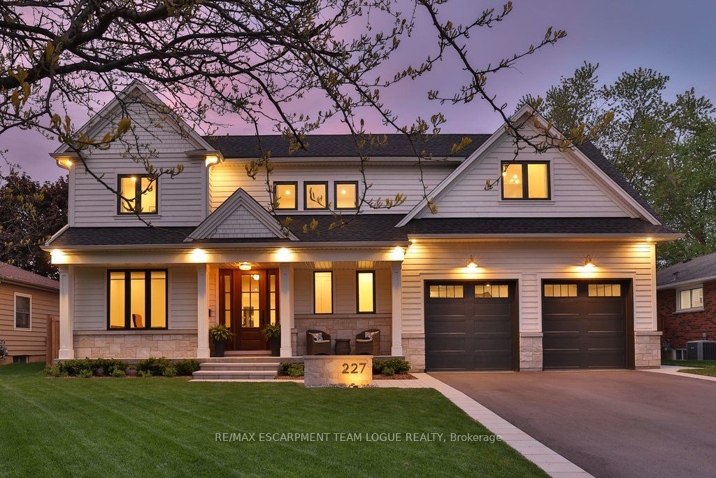 227 Tuck Drive, Burlington, ON, L7L 2P9