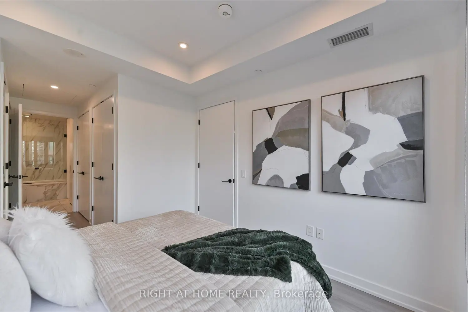 Additional image 13 of 505 Richmond Street 623