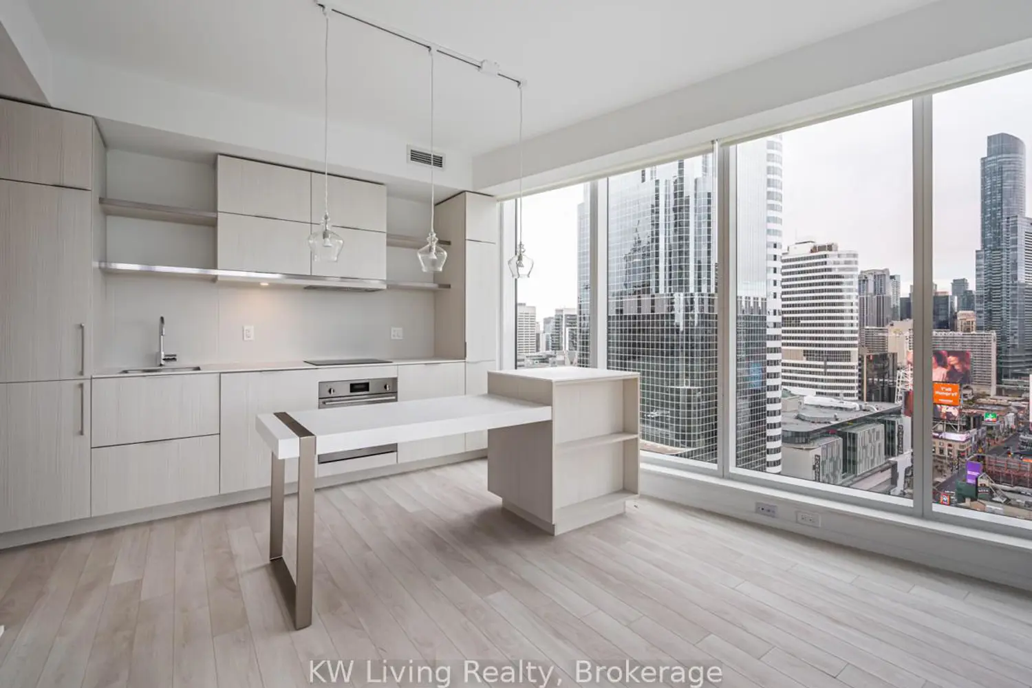 Additional image 3 of 197 Yonge Street 2102