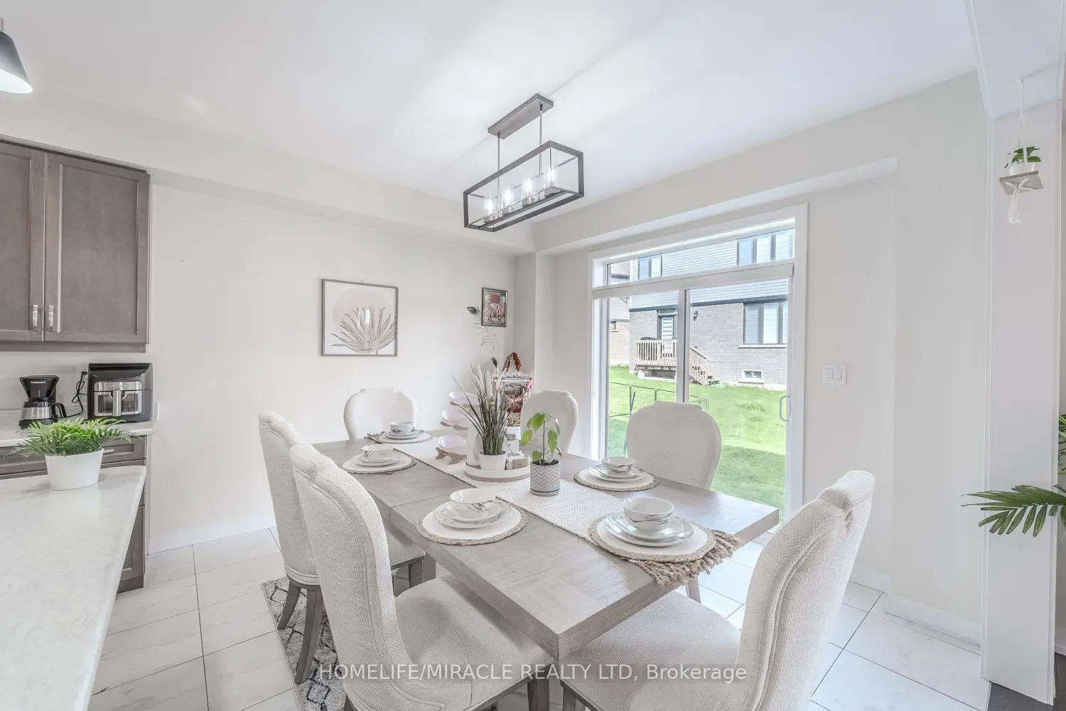 22 Santos Drive photo 4