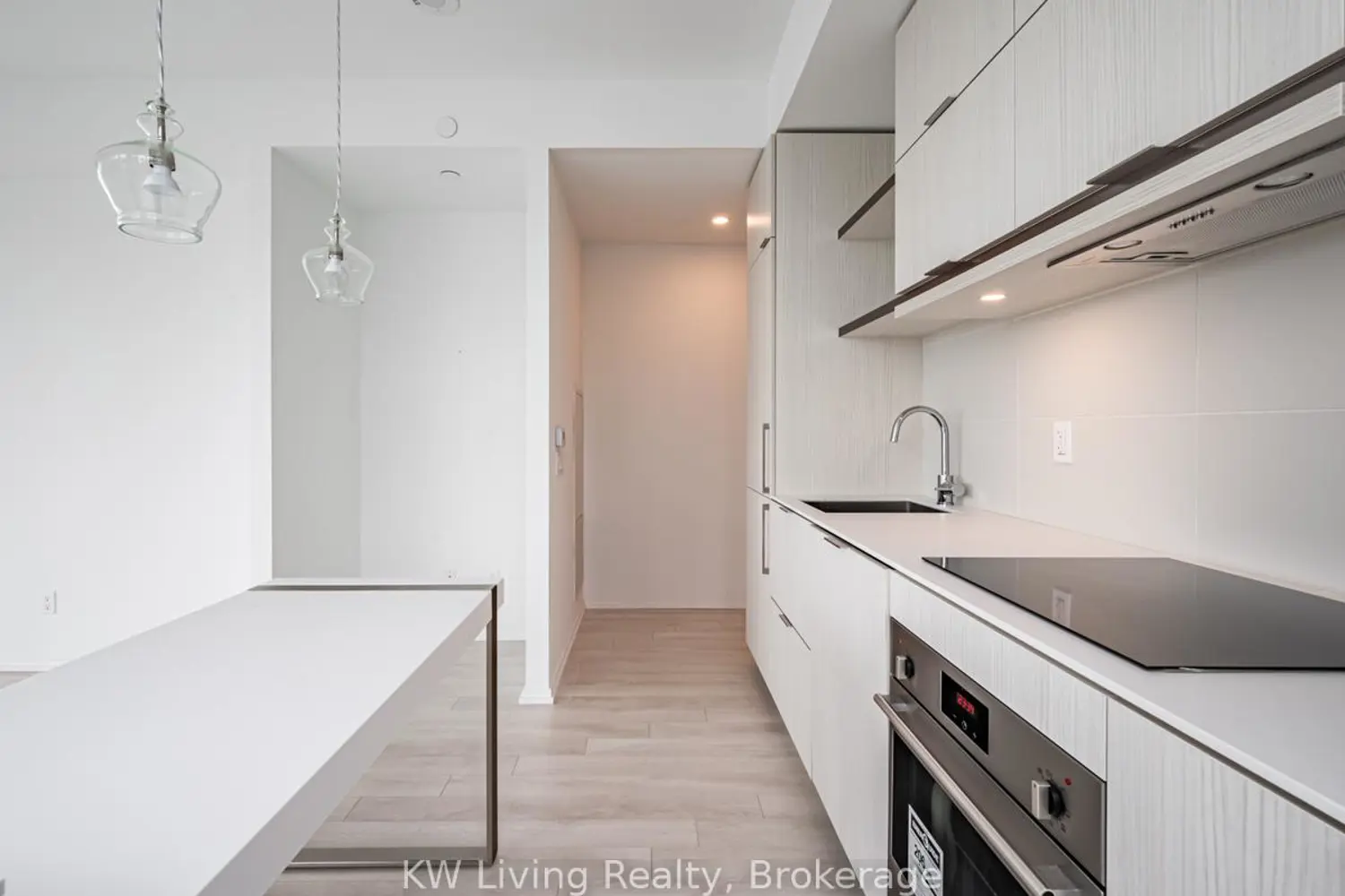 Additional image 4 of 197 Yonge Street 2102