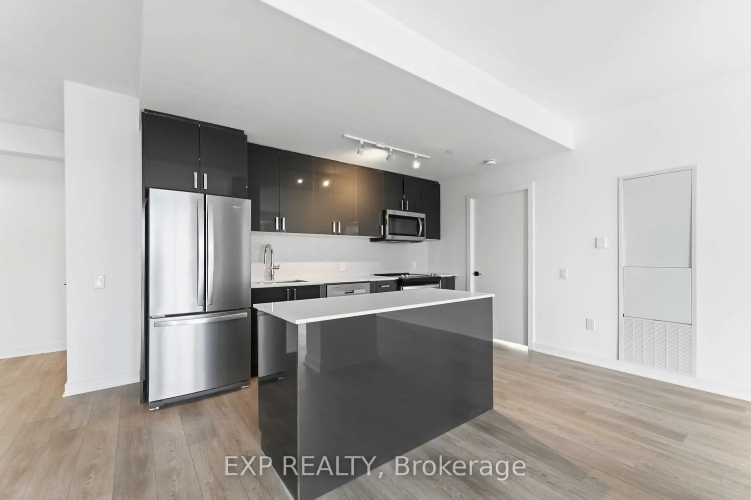 Additional image 8 of 2782 Barton Street 1017