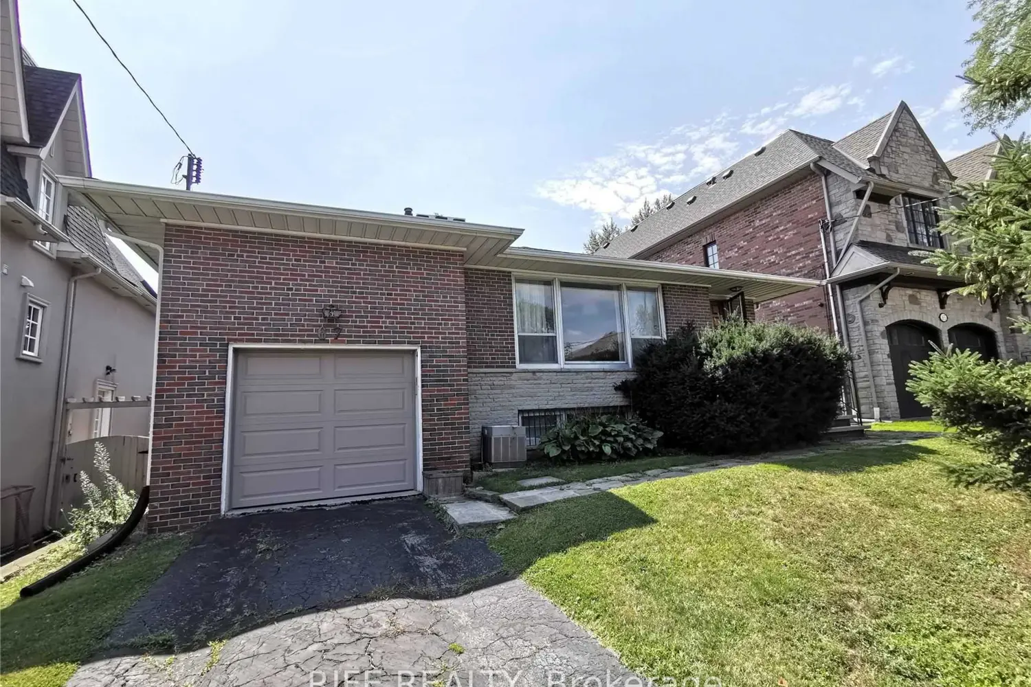 67 Munro Boulevard