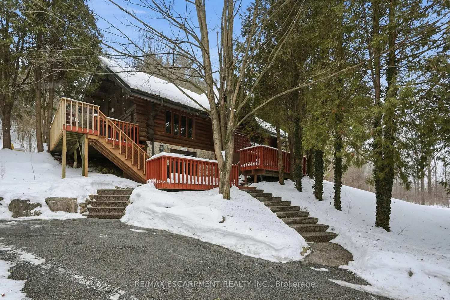1112 Safari Road