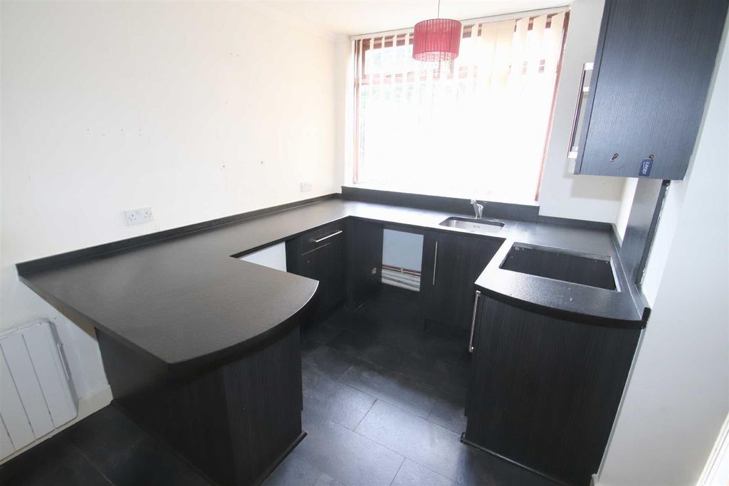 Additional image 4 of 2 bed flat to rentThe Paddock, Handforth, Cheshire SK9