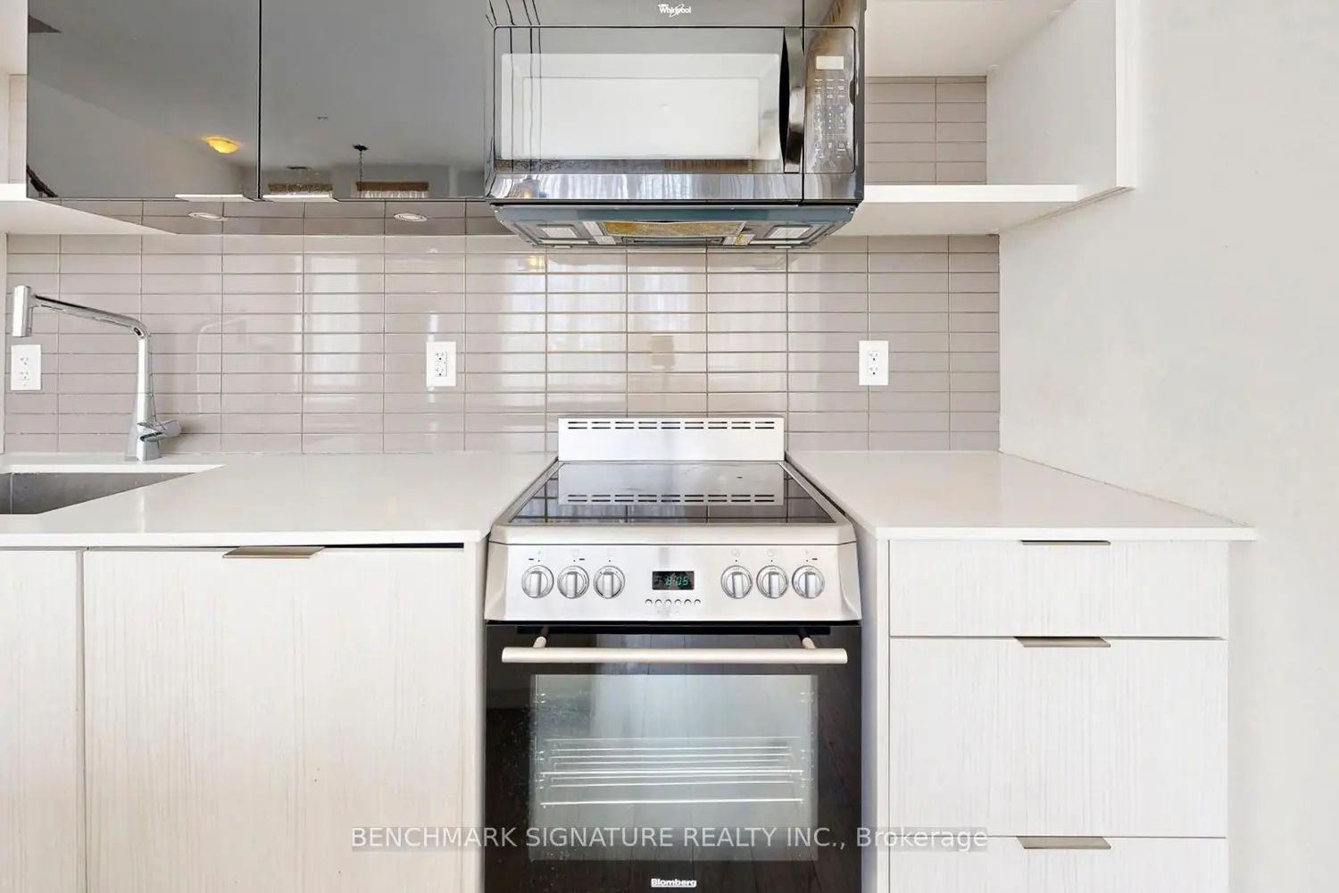 Additional image 9 of 6 Parkwood Avenue Th106