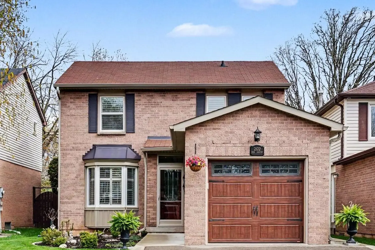 2122 Hunt Crescent