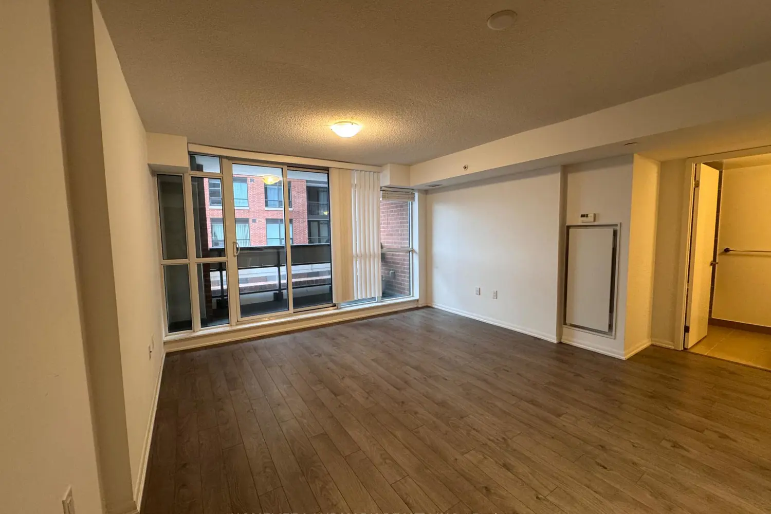 Additional image 8 of 3091 Dufferin Street 208