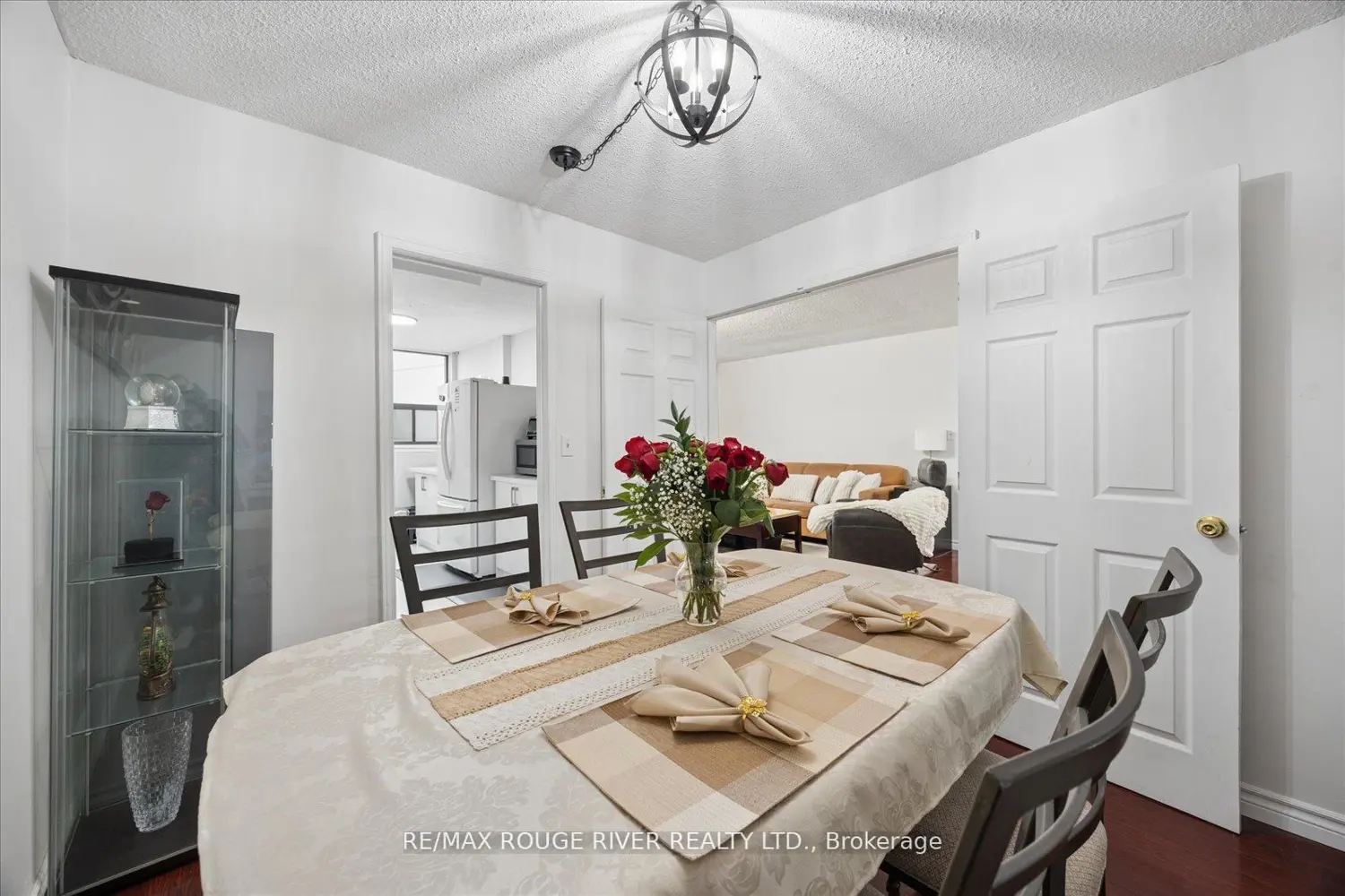 Additional image 8 of 100 Wingarden Court 1504