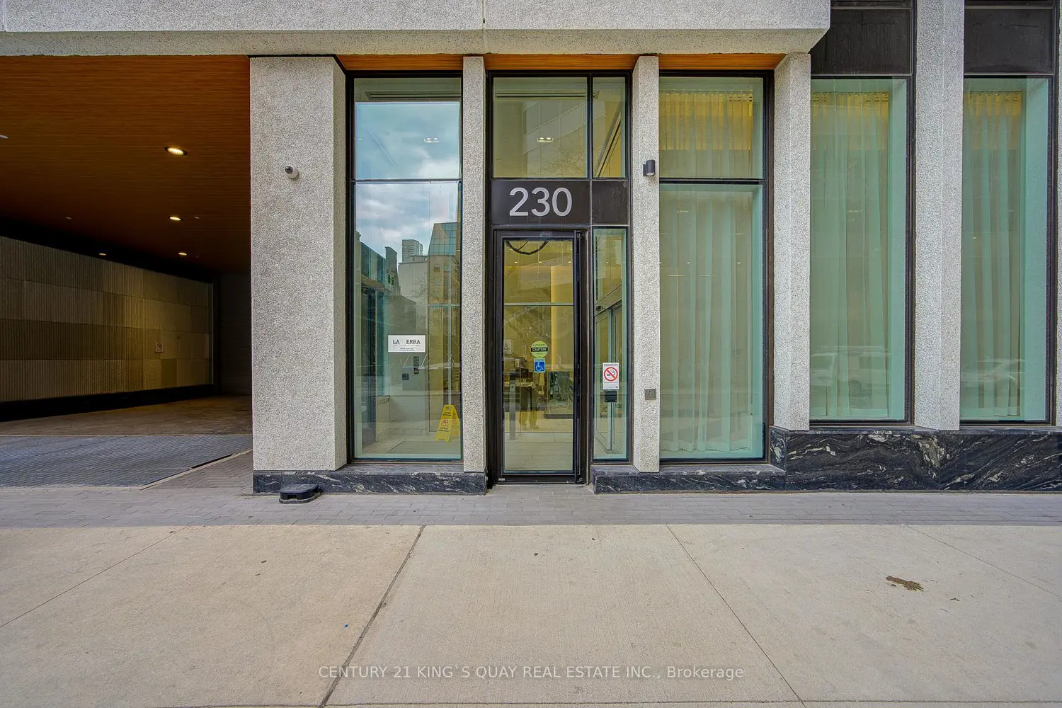 Additional image 2 of 230 Simcoe Street 2417