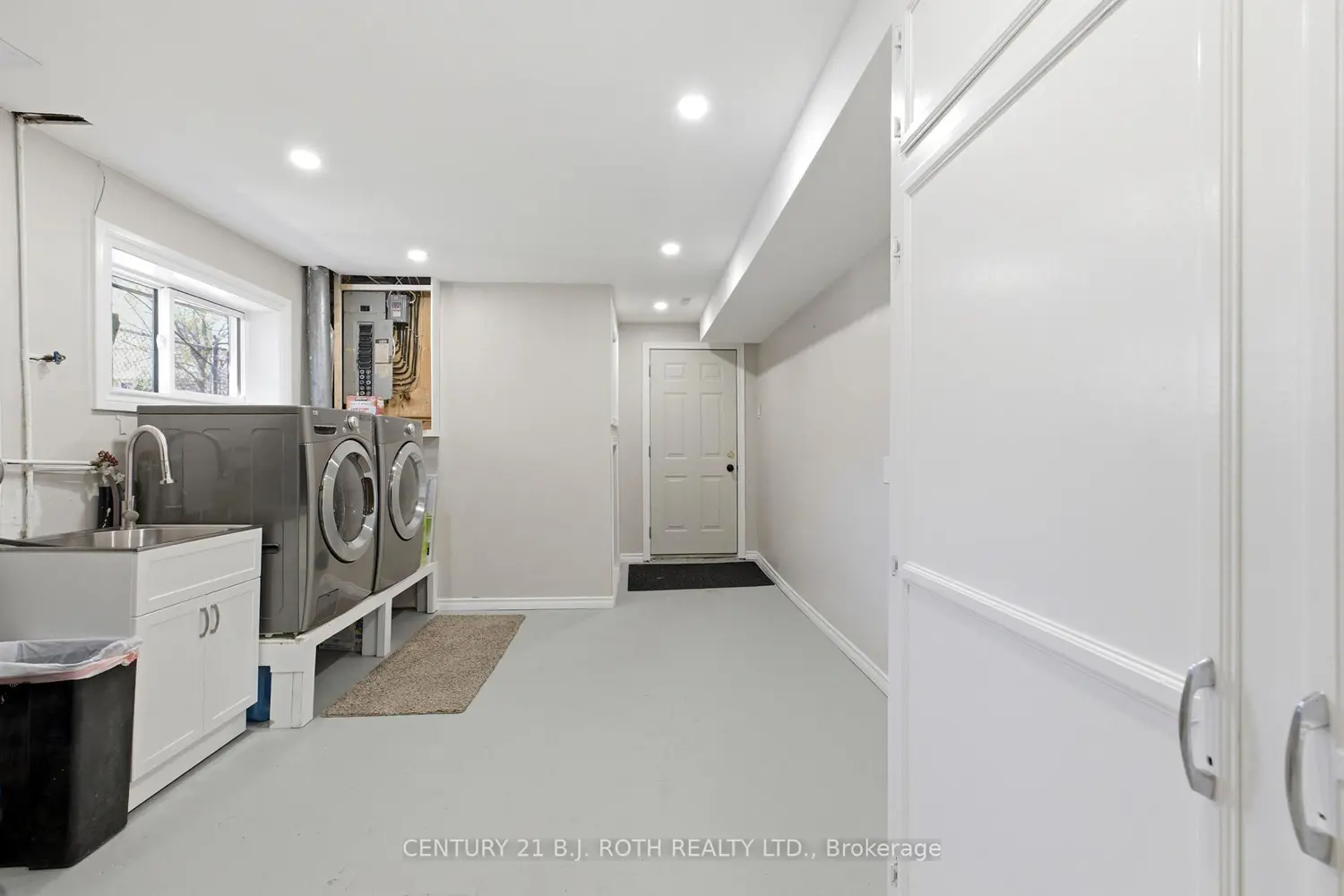 Additional image 16 of 4113 Taffey Crescent