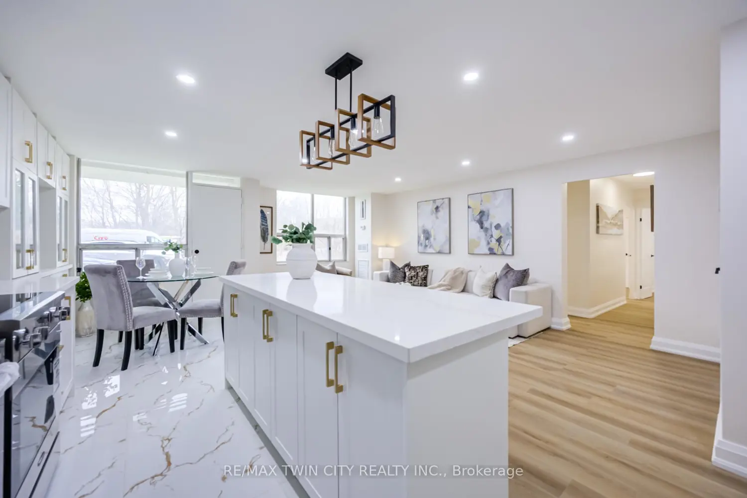 Additional image 6 of 20 Edgecliff Golfway #304