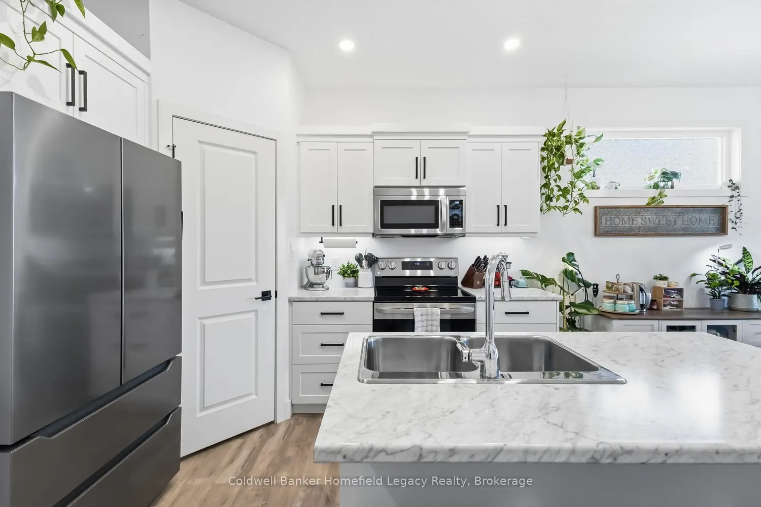133 Egan Avenue photo 4