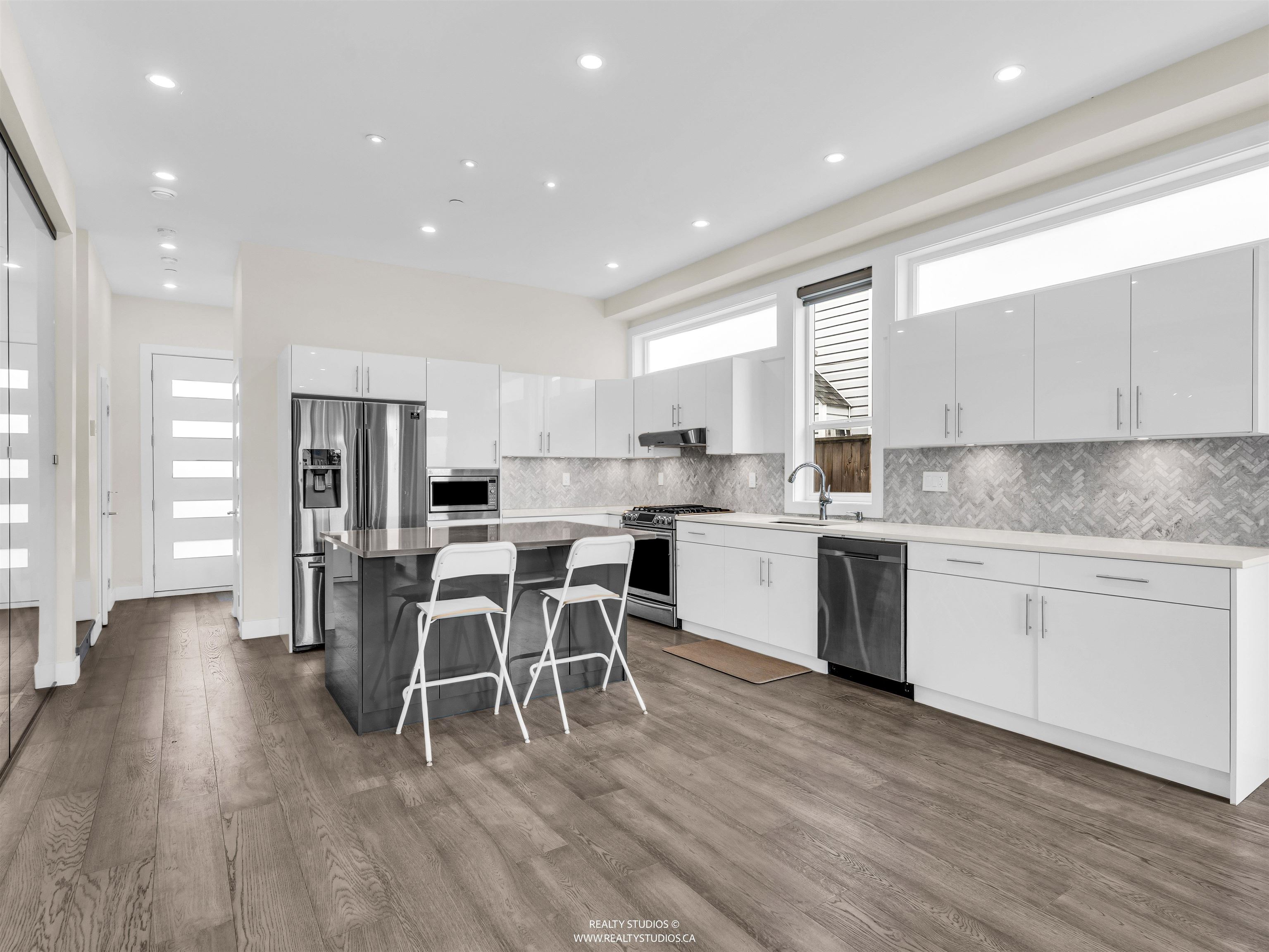 Additional image 5 of 409 Keith Road W, North Vancouver, BC, V7M 1M2