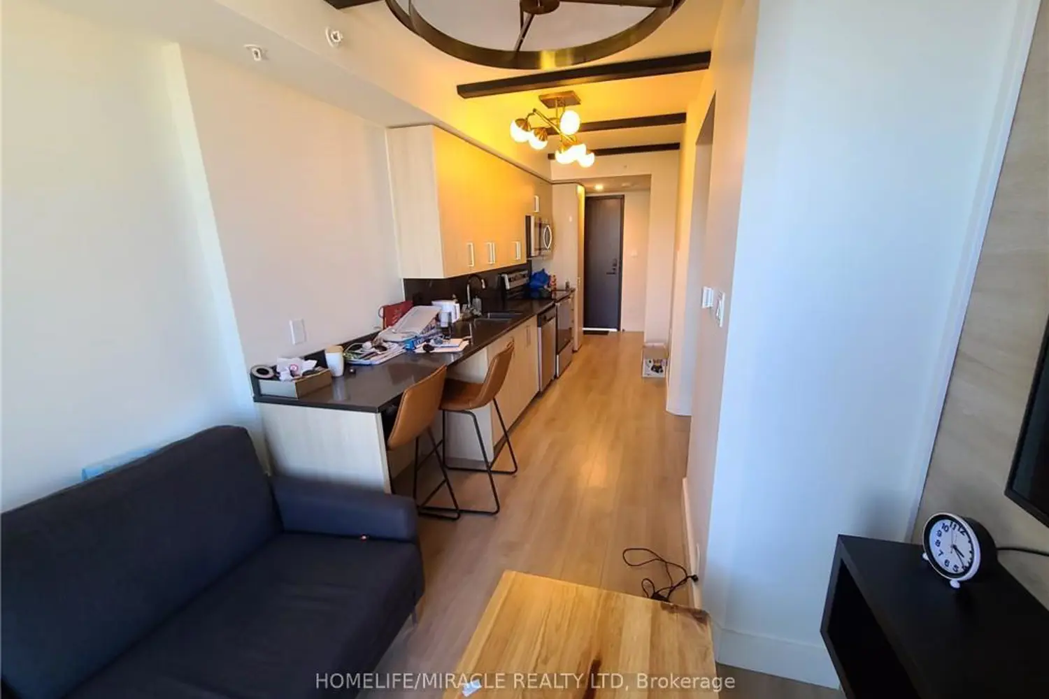 145 Columbia Street 725 photo 4