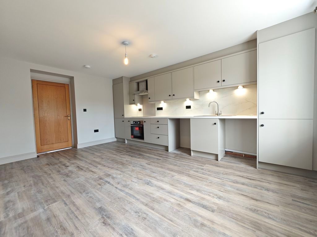 Additional image 6 of 2 bed flat to rent9 Front Street, Brampton CA8