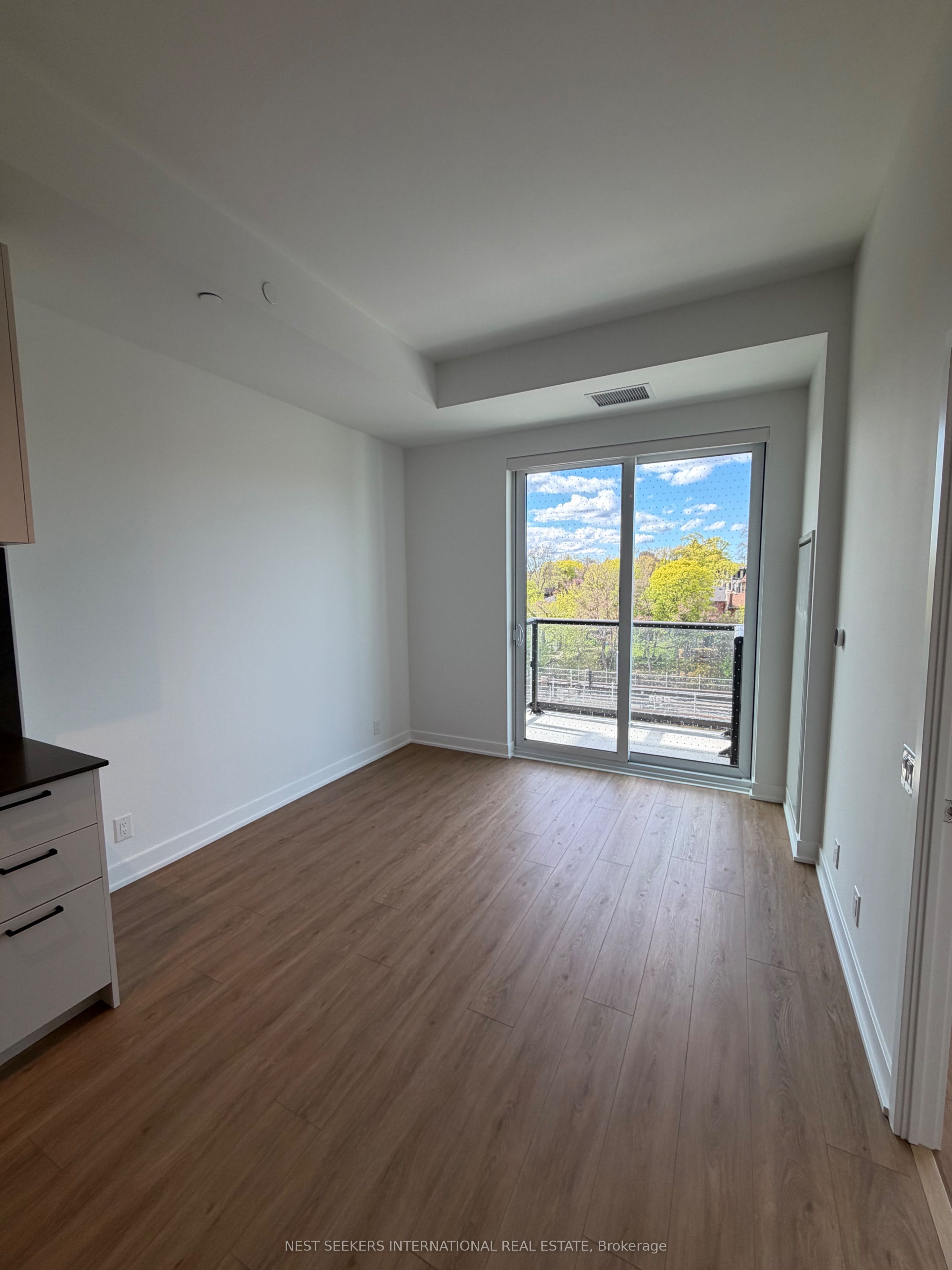 Additional image 2 of 417-1660 Bloor Street W, Toronto, ON, M6P 0C6