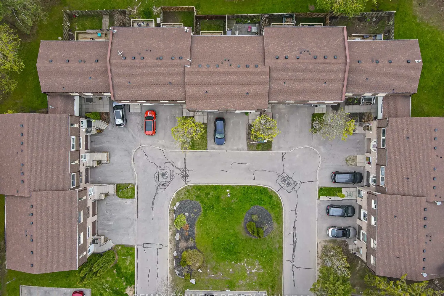 Additional image 17 of 350 Camelot Court 37