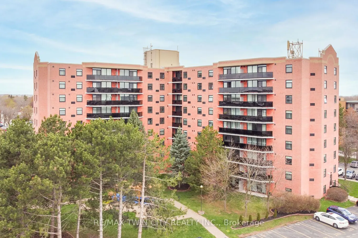 Additional image 19 of 9 Bonheur Court 207