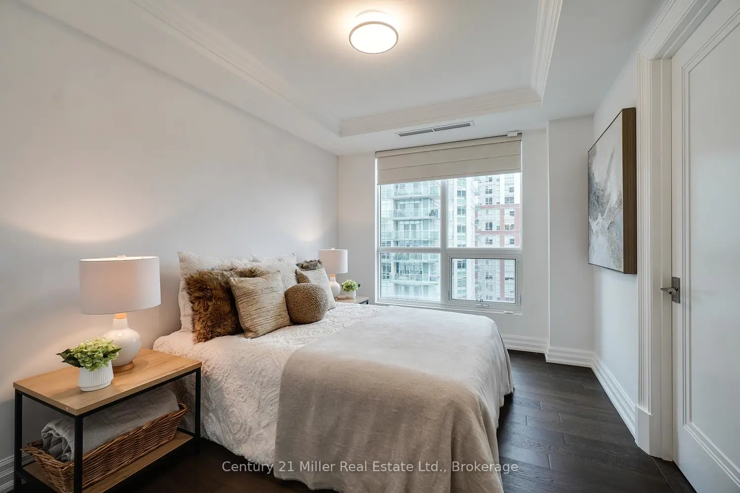 Additional image 10 of 2060 Lakeshore Road 802