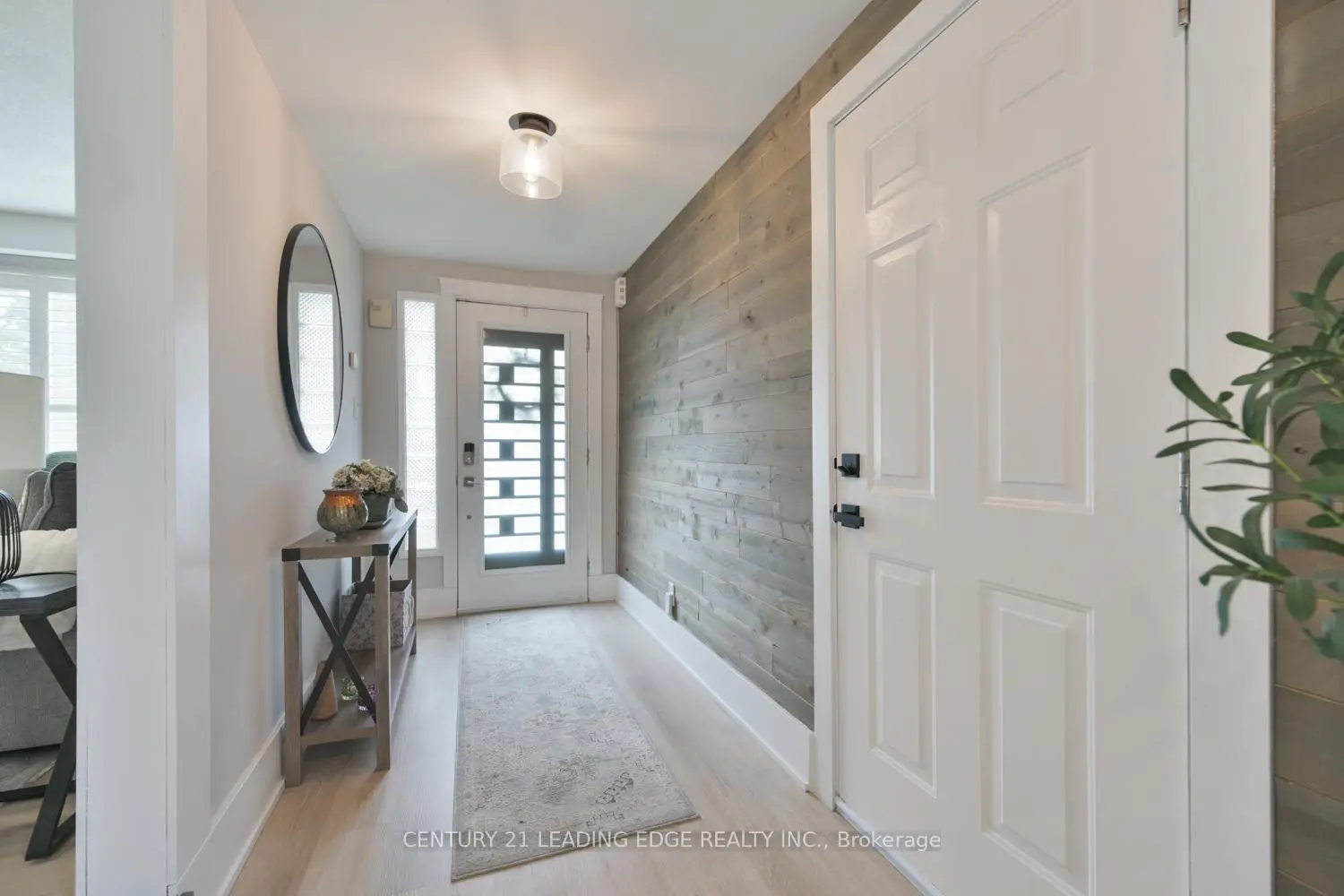 207 Yeates Avenue